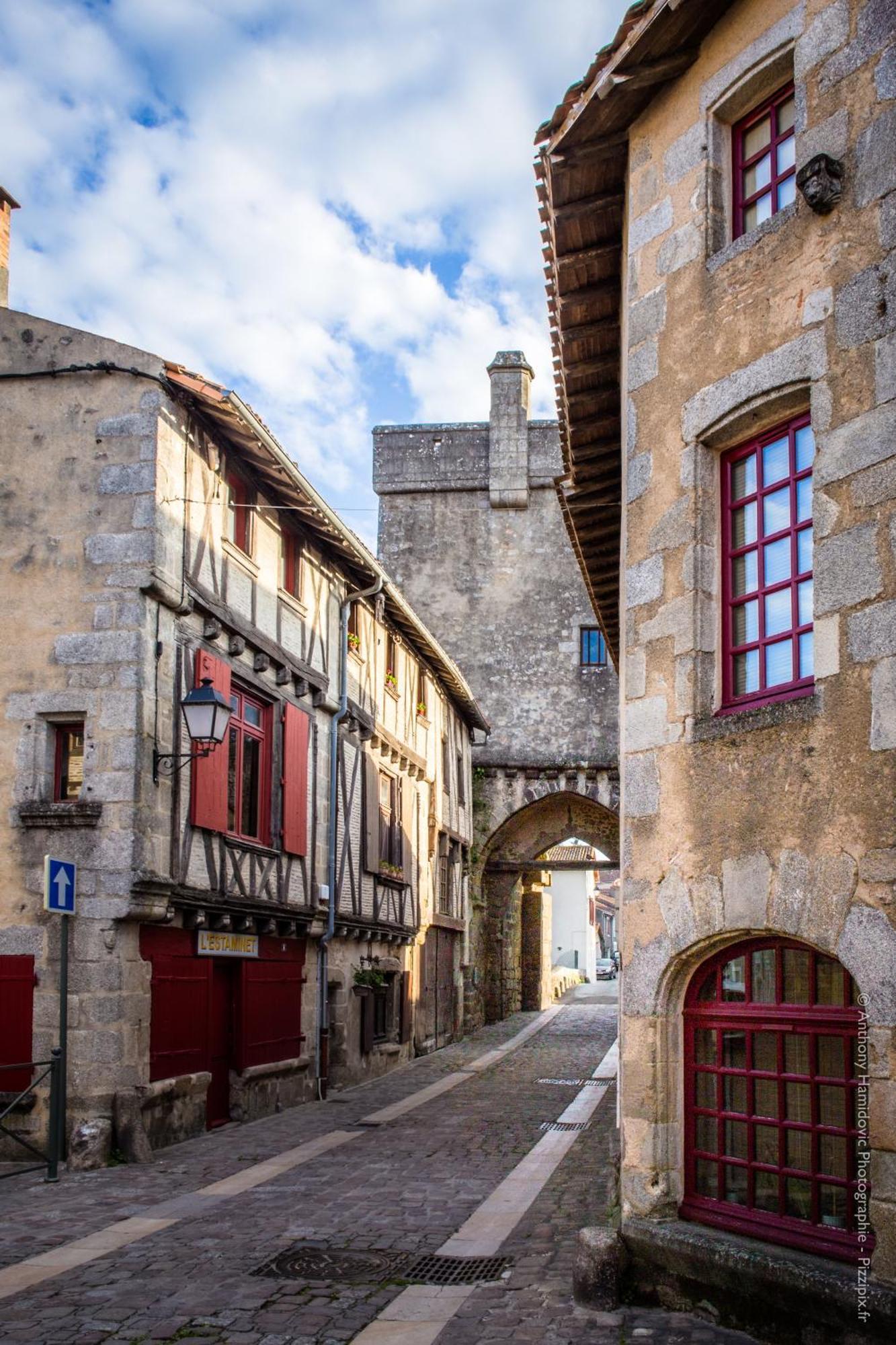 Petite Maison Medievale Parthenay Exterior foto